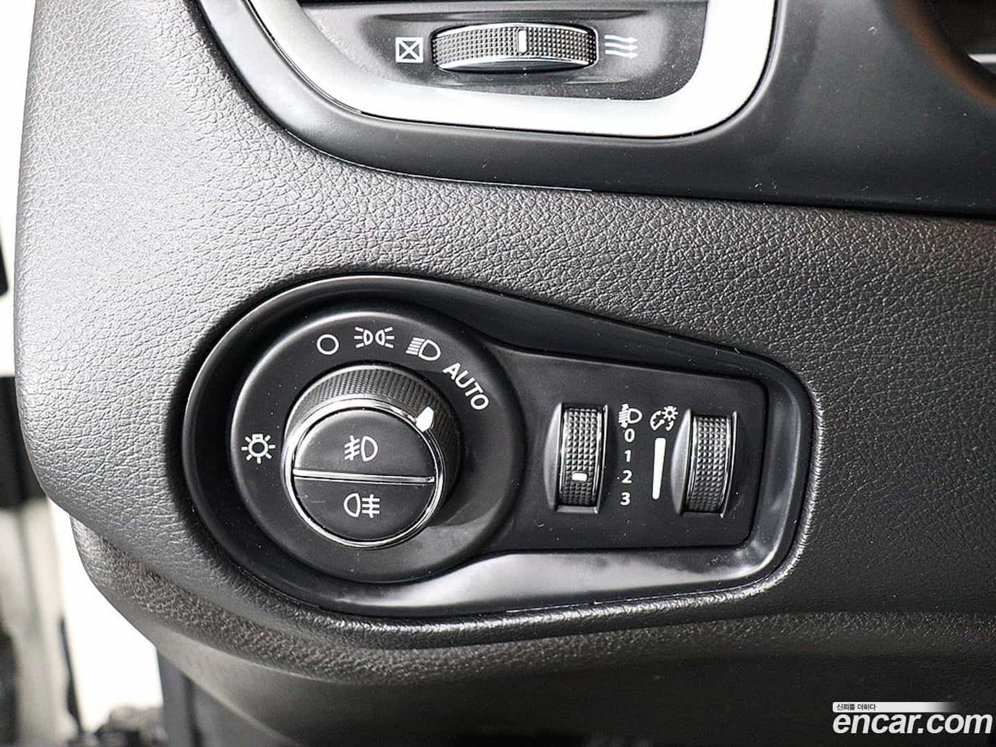 Renegade Jeep 2021.4-OPTION-016