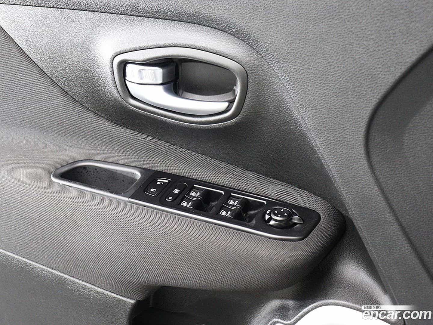 Renegade Jeep 2021.4-OPTION-017