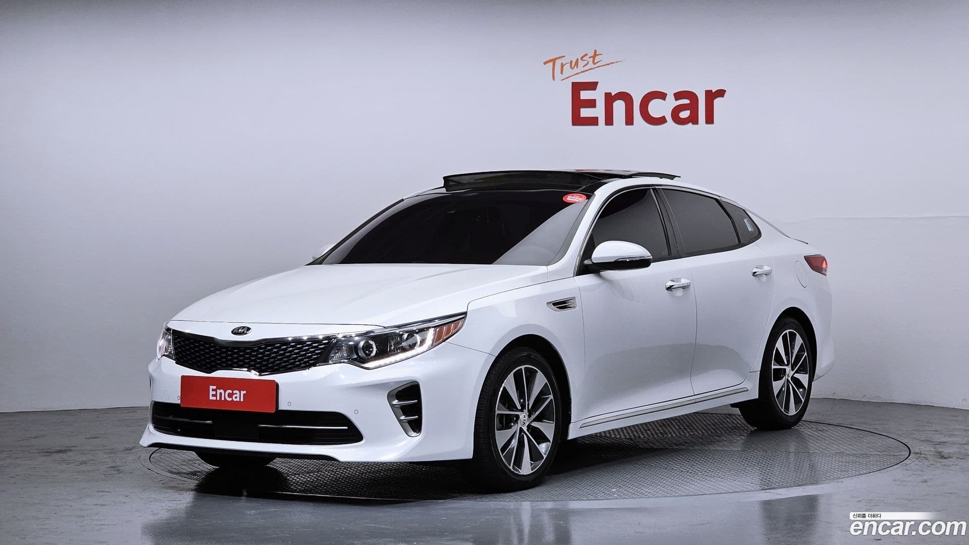 Main__Slider__Photo:K5 Kia 2015.7-0