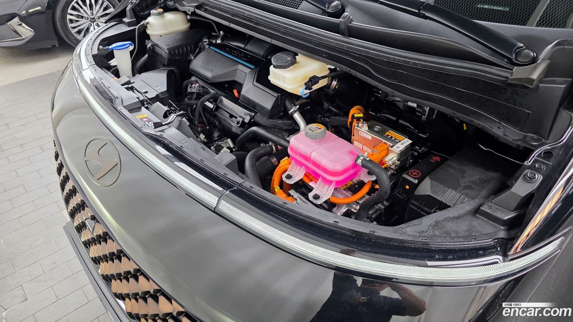 Main__Slider__Photo:Staria Hyundai 2024.3-5
