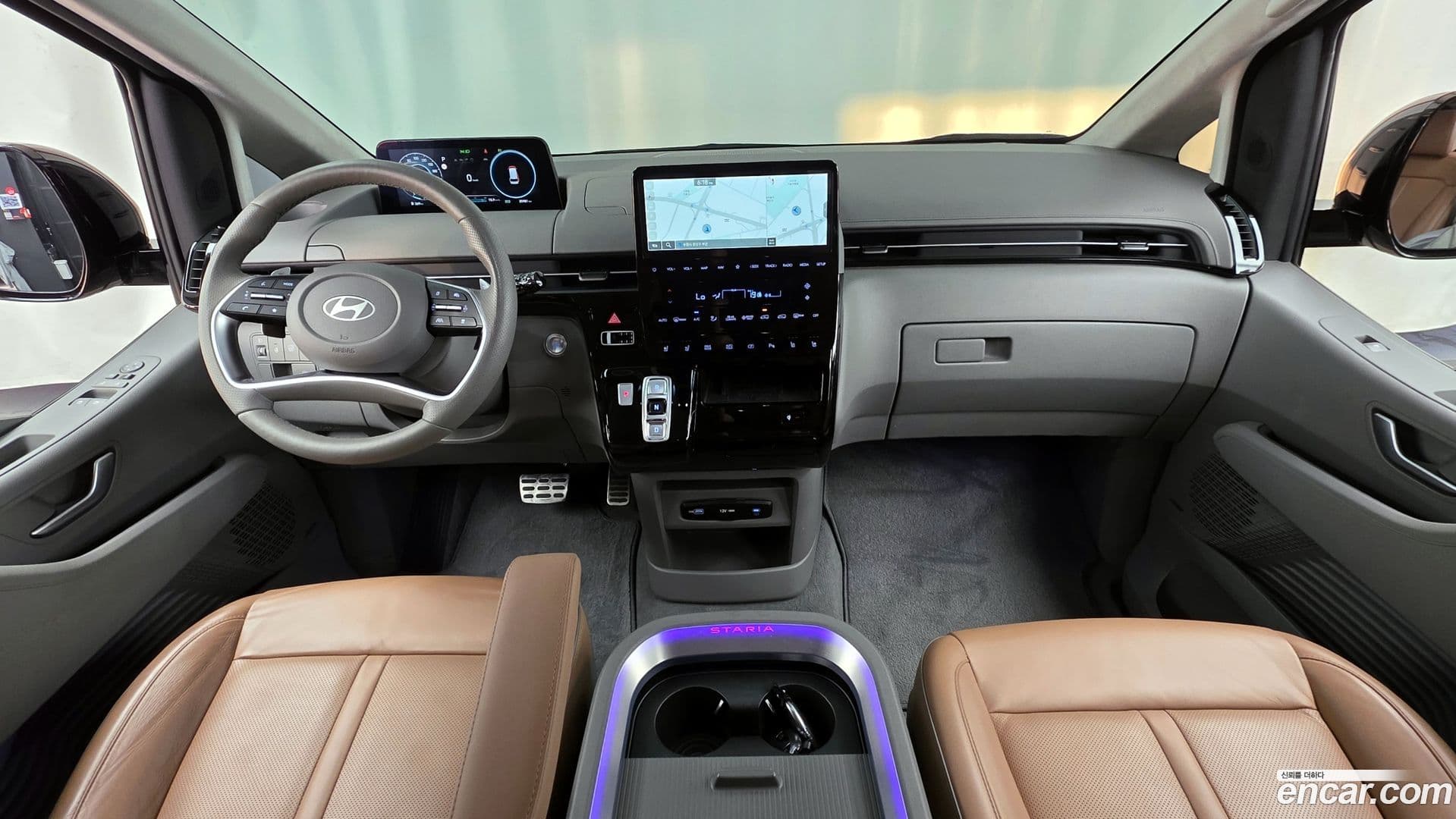 Main__Slider__Photo:Staria Hyundai 2024.3-6