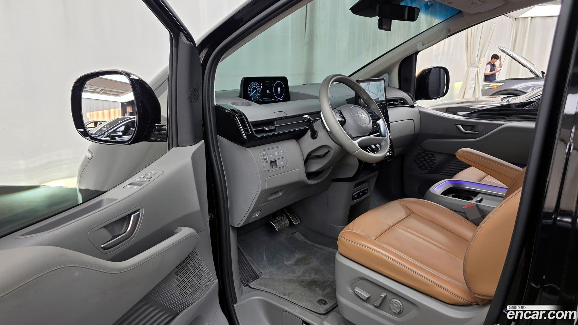 Main__Slider__Photo:Staria Hyundai 2024.3-9