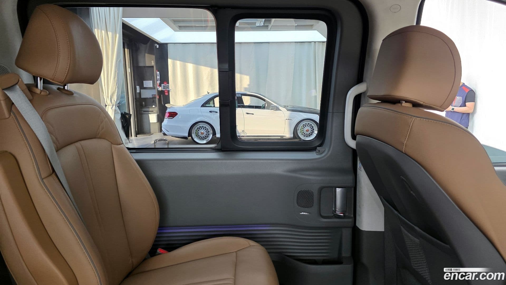 Main__Slider__Photo:Staria Hyundai 2024.3-24