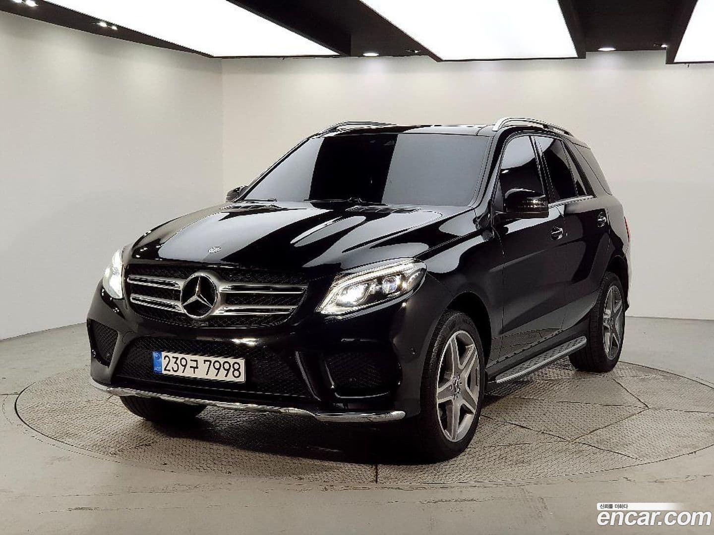 Main__Slider__Photo:GLE-Class Mercedes-Benz 2016.8-0
