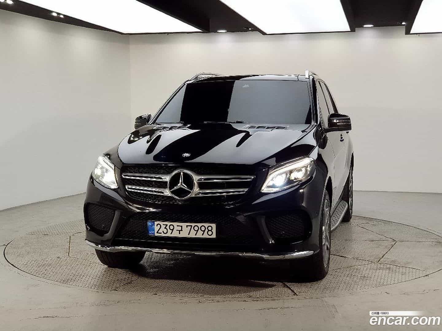 GLE-Class Mercedes-Benz 2016.8-OUTER-002
