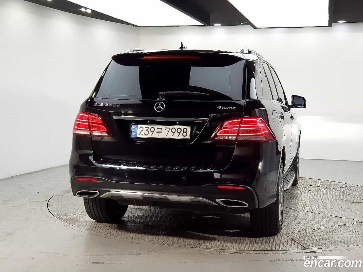 GLE-Class Mercedes-Benz 2016.8-OUTER-003