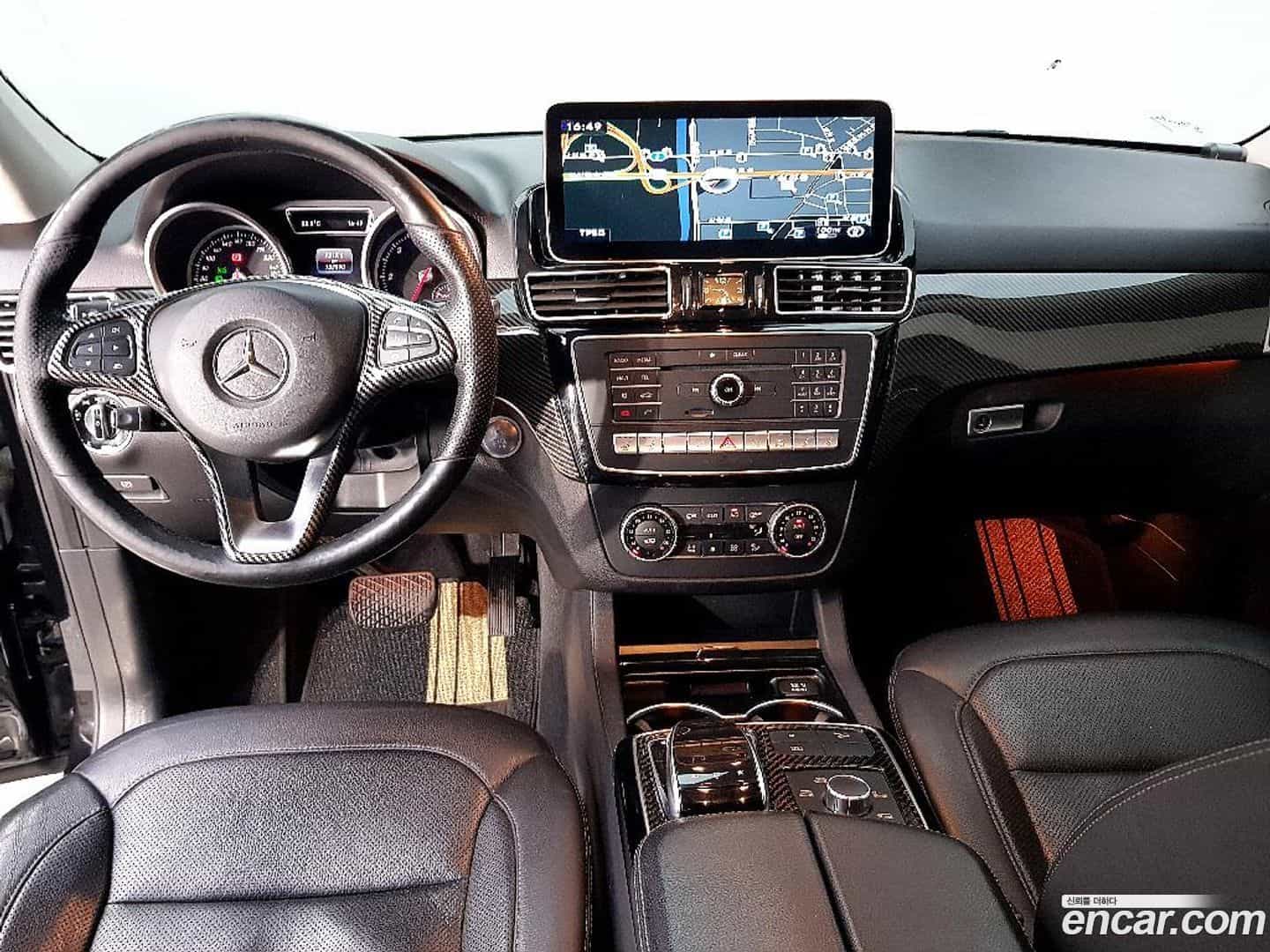 GLE-Class Mercedes-Benz 2016.8-OUTER-005