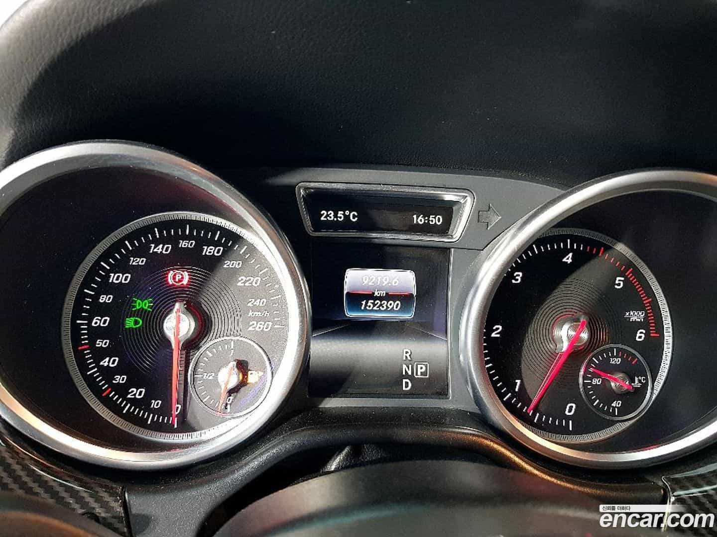 GLE-Class Mercedes-Benz 2016.8-INNER-007