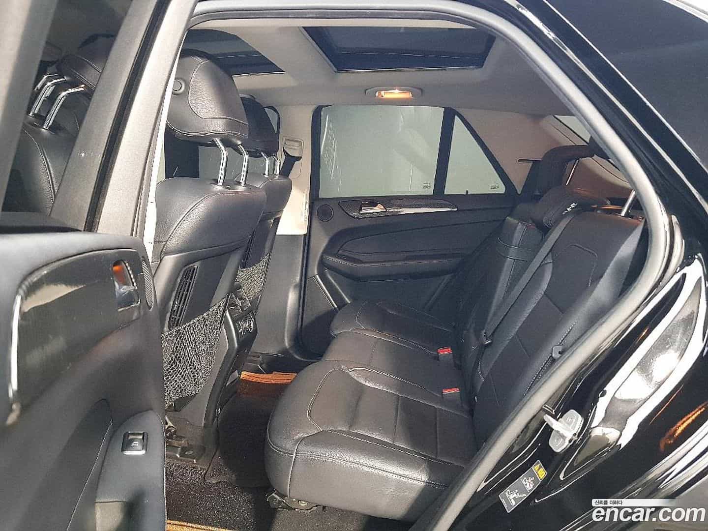 GLE-Class Mercedes-Benz 2016.8-INNER-009