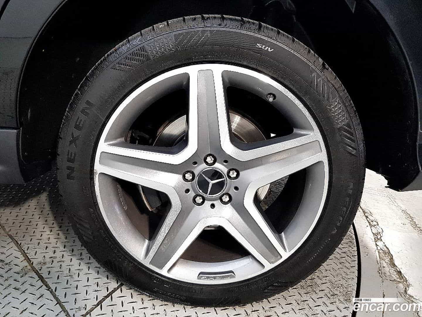 GLE-Class Mercedes-Benz 2016.8-OPTION-024
