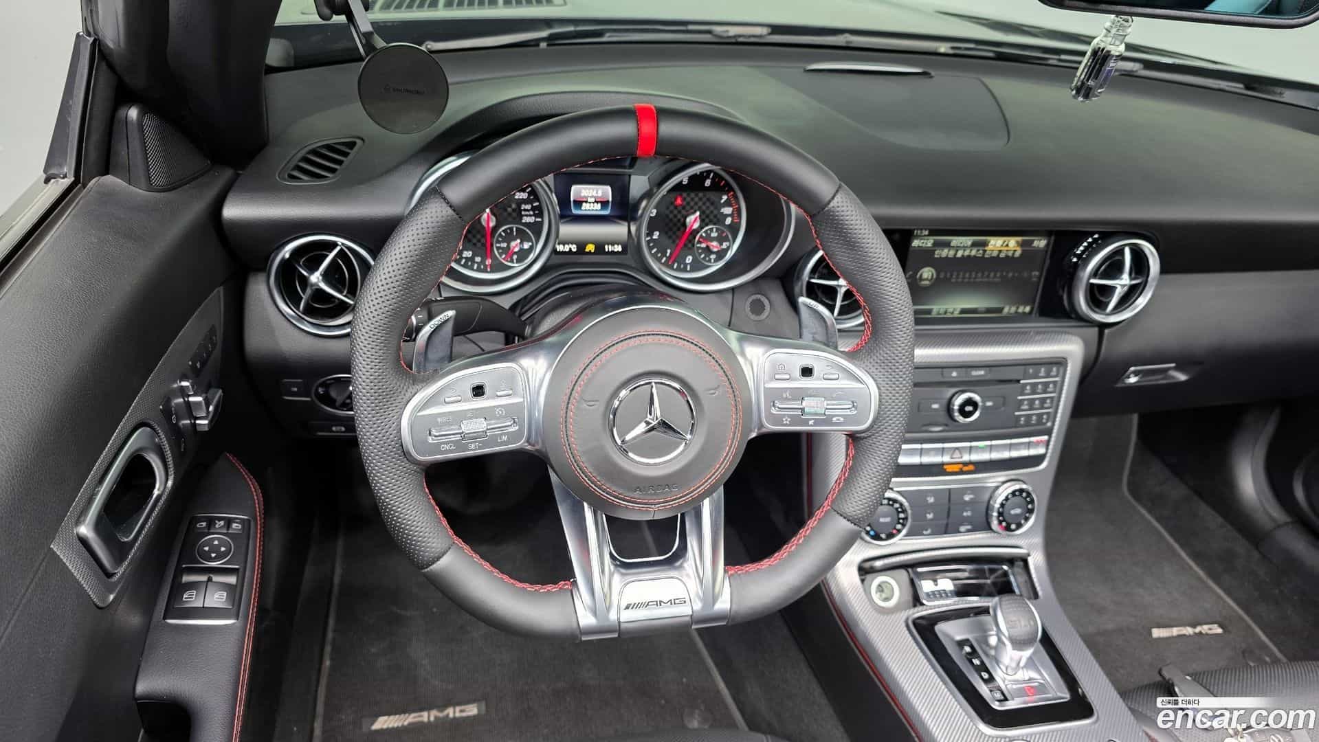 SLC-Class Mercedes-Benz 2017.5-OPTION-016