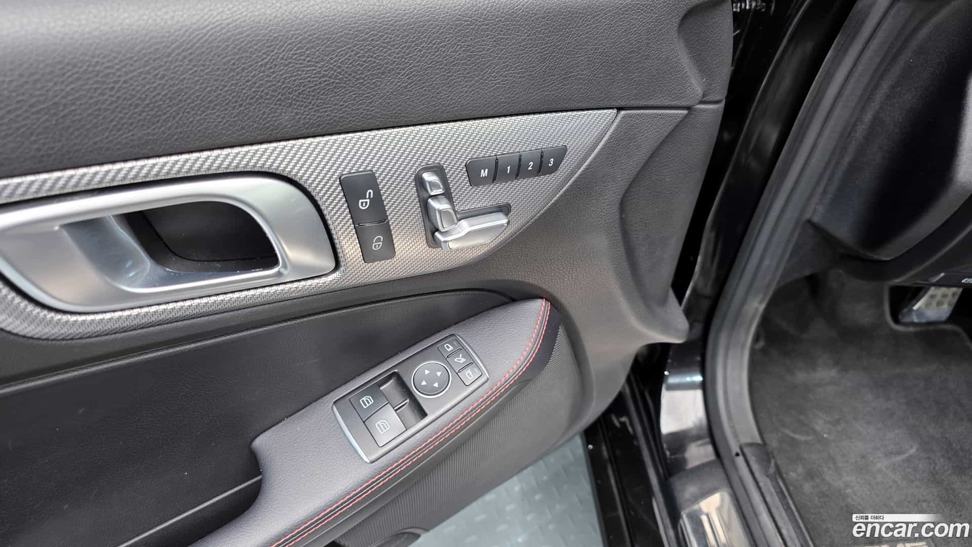 SLC-Class Mercedes-Benz 2017.5-OPTION-020