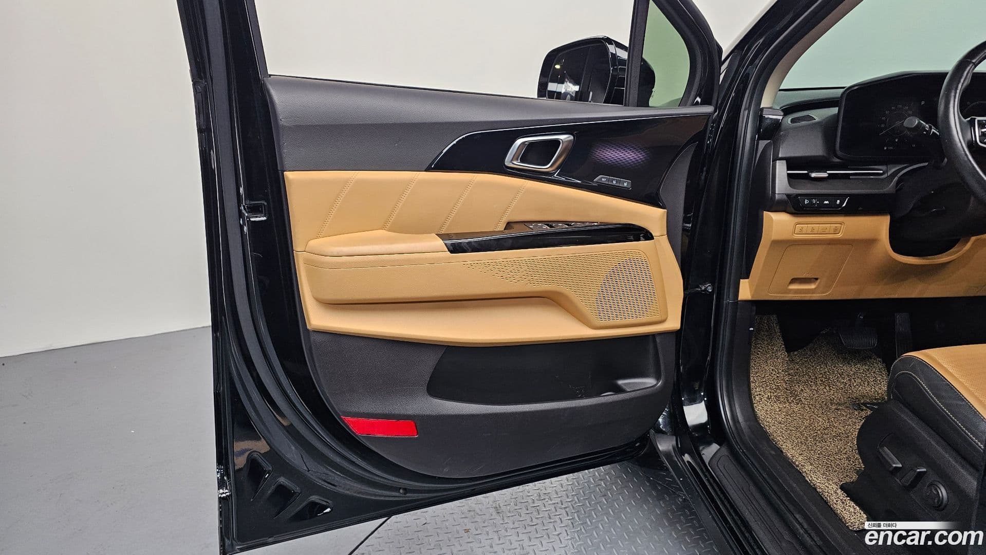 Main__Slider__Photo:Canival Kia 2021.2-23