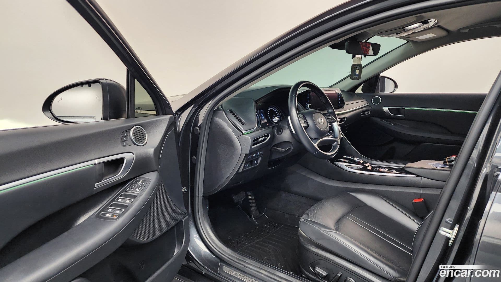 Main__Slider__Photo:Sonata Hyundai 2020.7-9