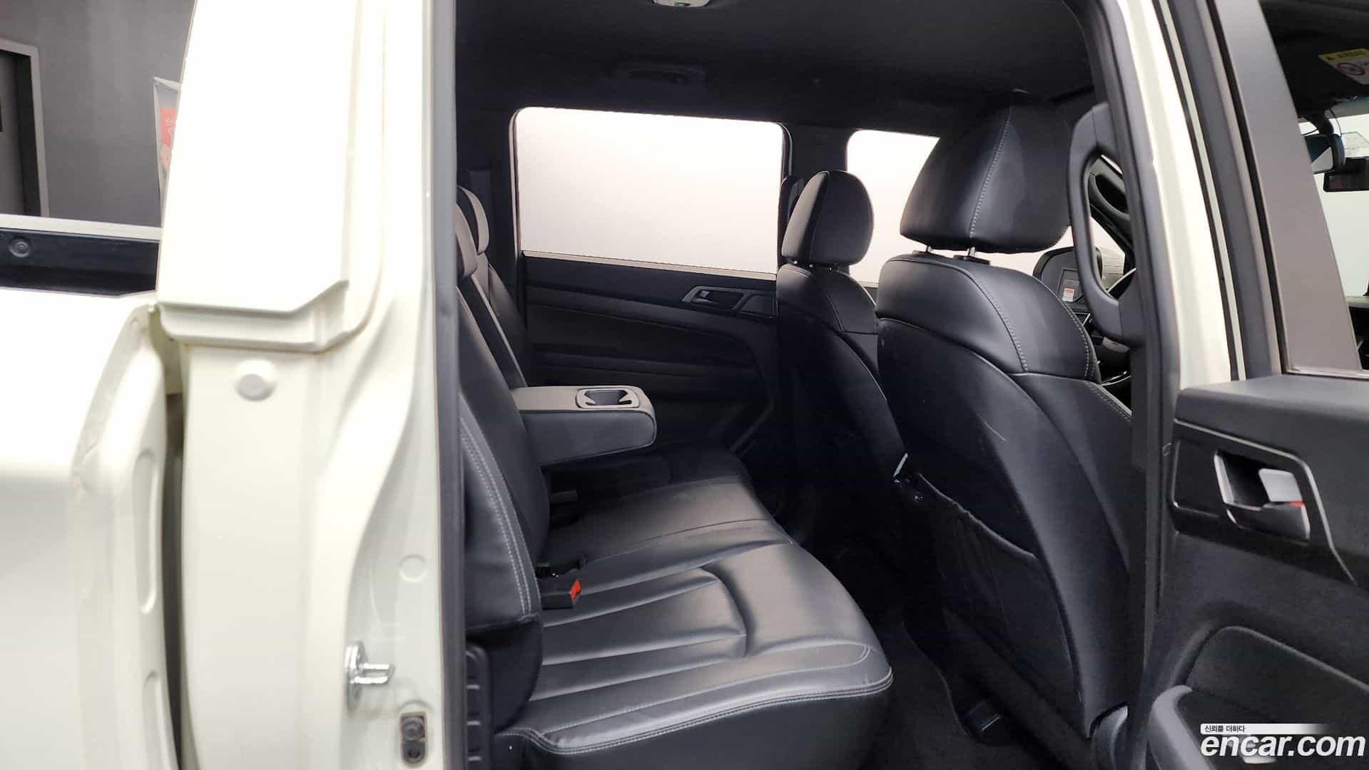 Rexton KG Mobility 2022.0-INNER-036