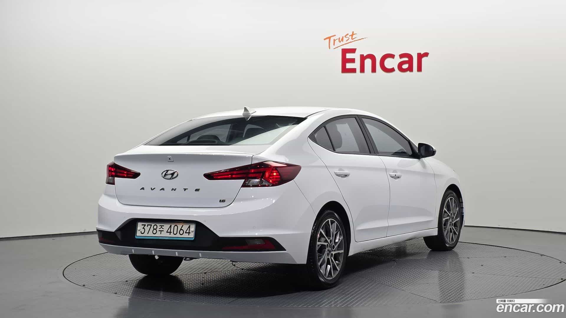AVANTE Hyundai 2019.5-OUTER-002