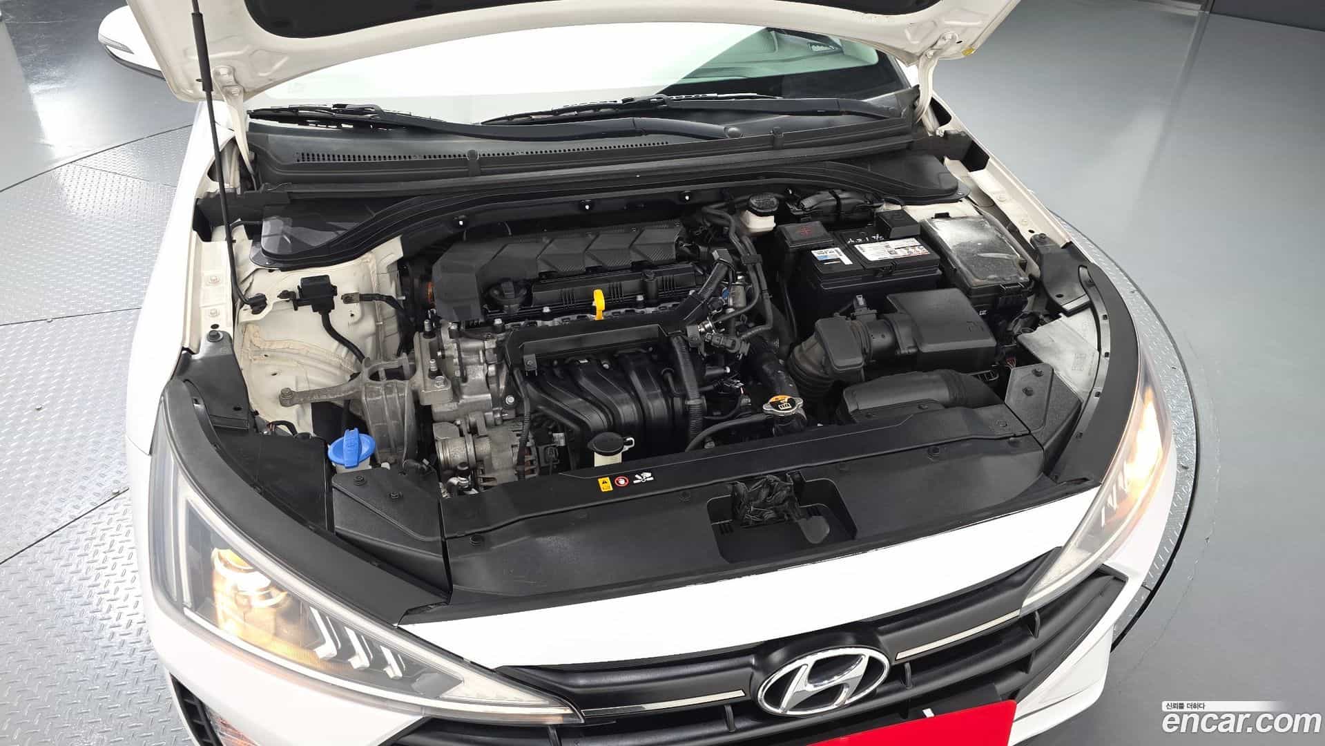 AVANTE Hyundai 2019.5-OUTER-006