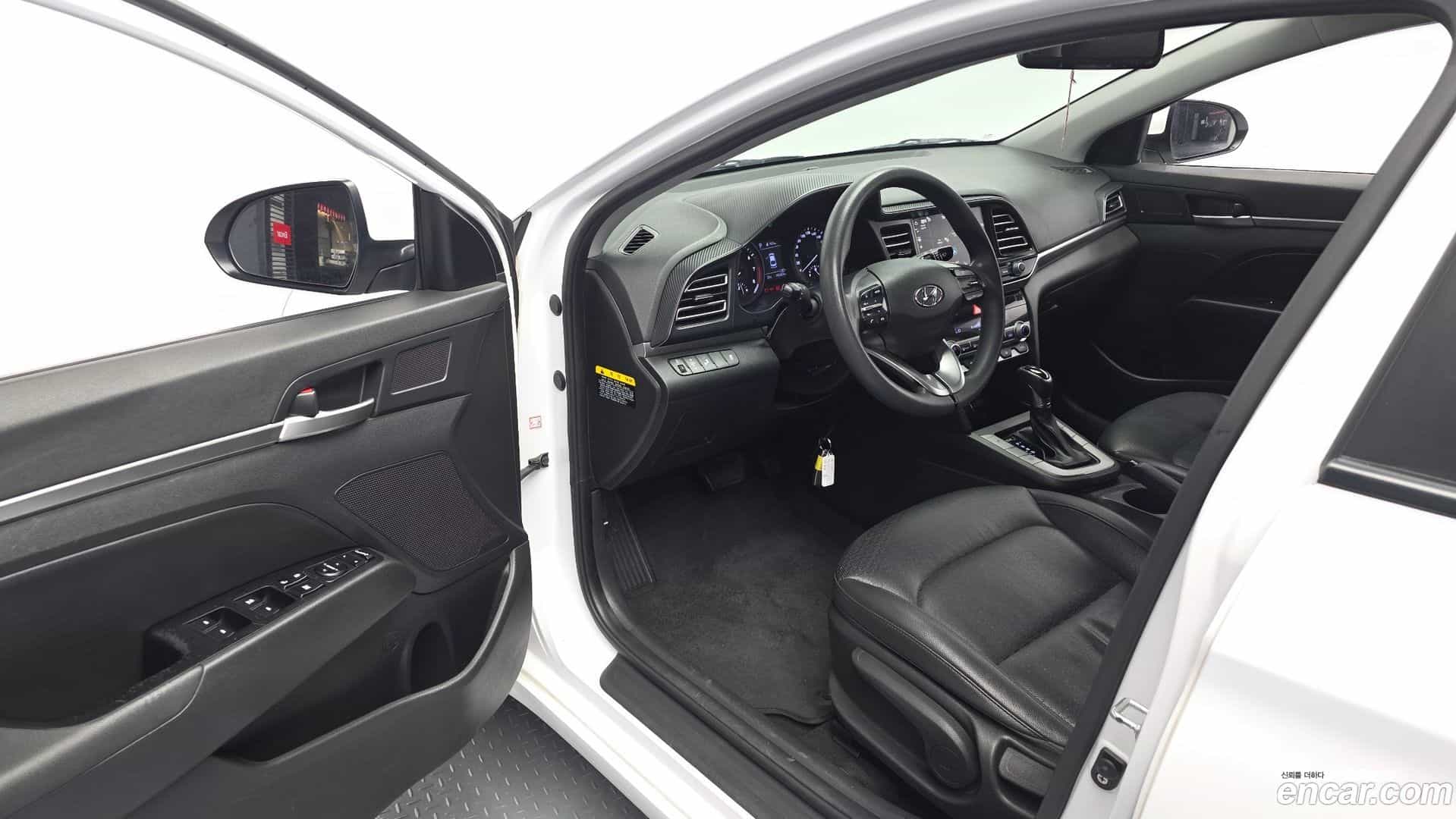 AVANTE Hyundai 2019.5-INNER-010