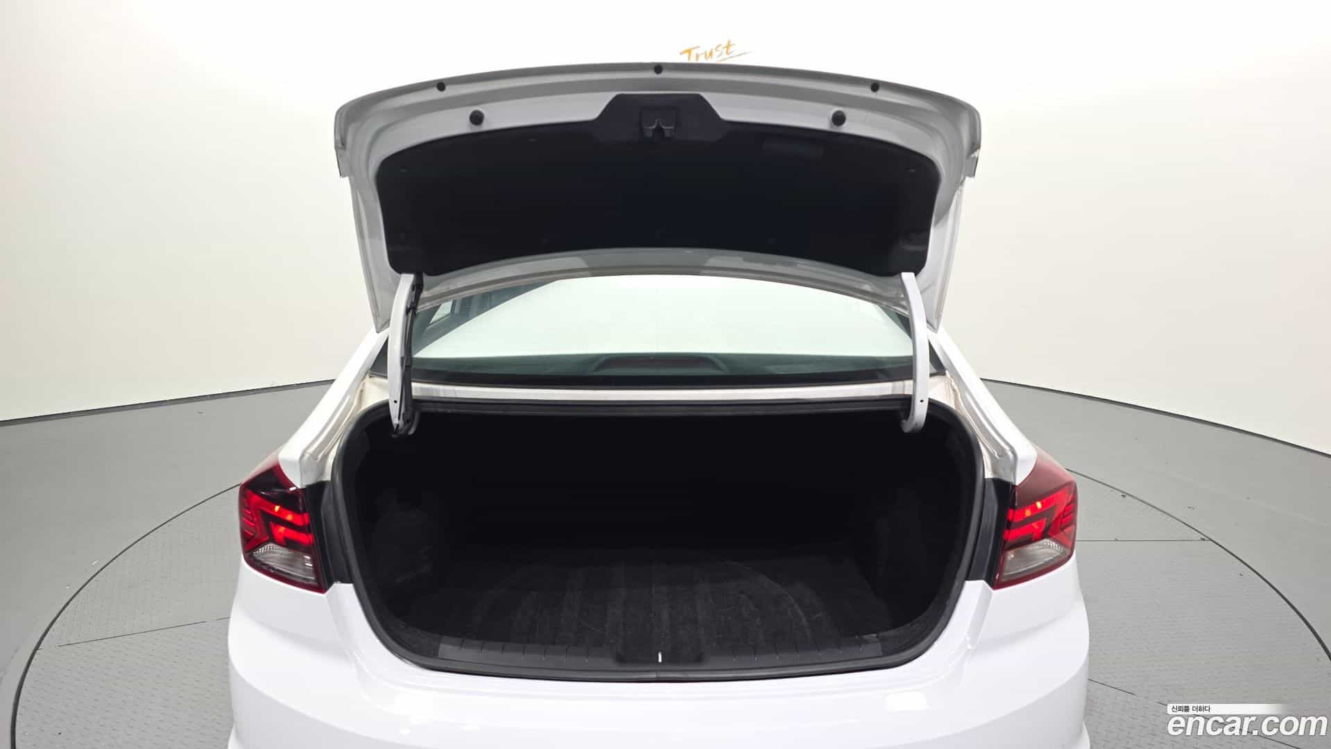 AVANTE Hyundai 2019.5-OPTION-024