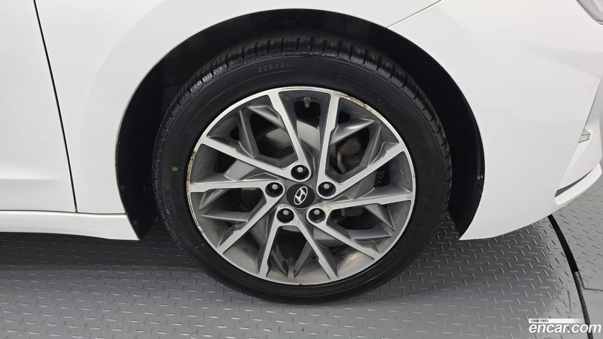 AVANTE Hyundai 2019.5-OUTER-031