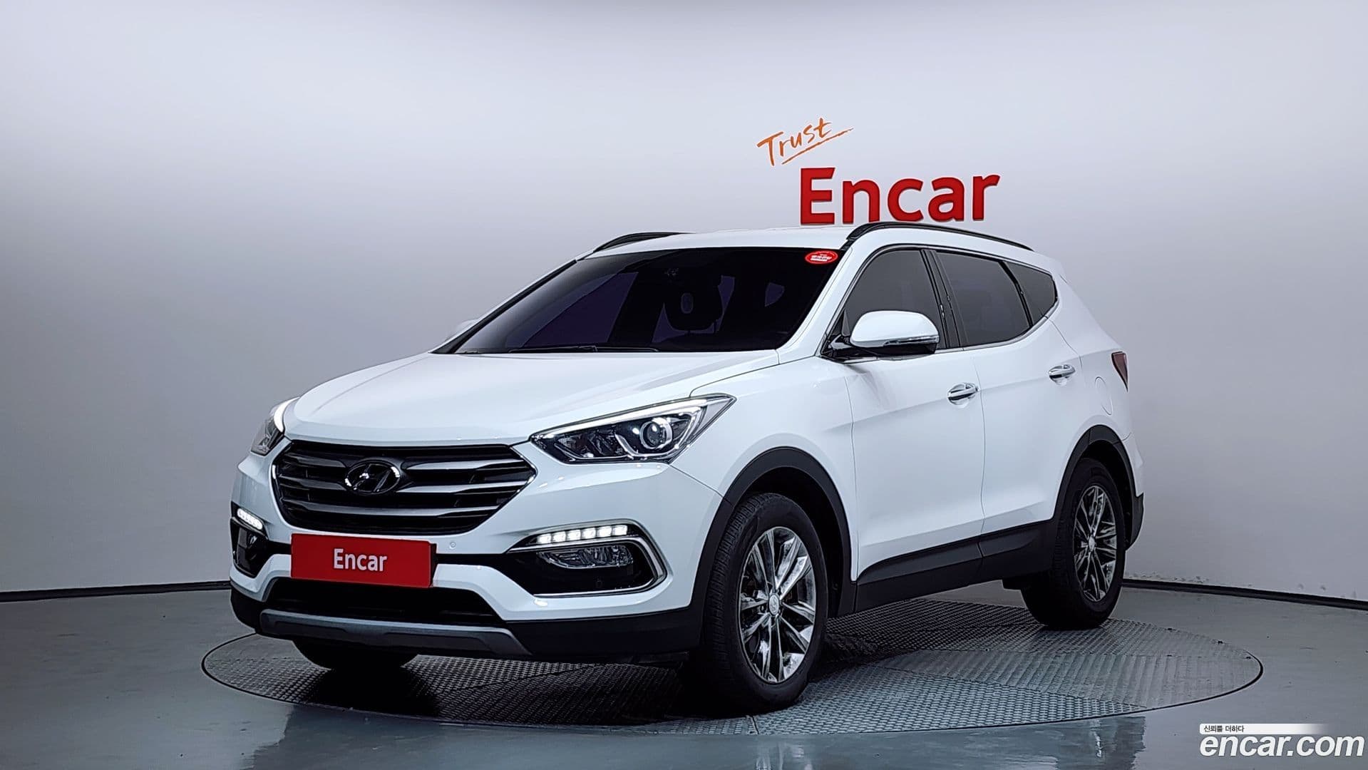Main__Slider__Photo:Santafe Hyundai 2017.6-0