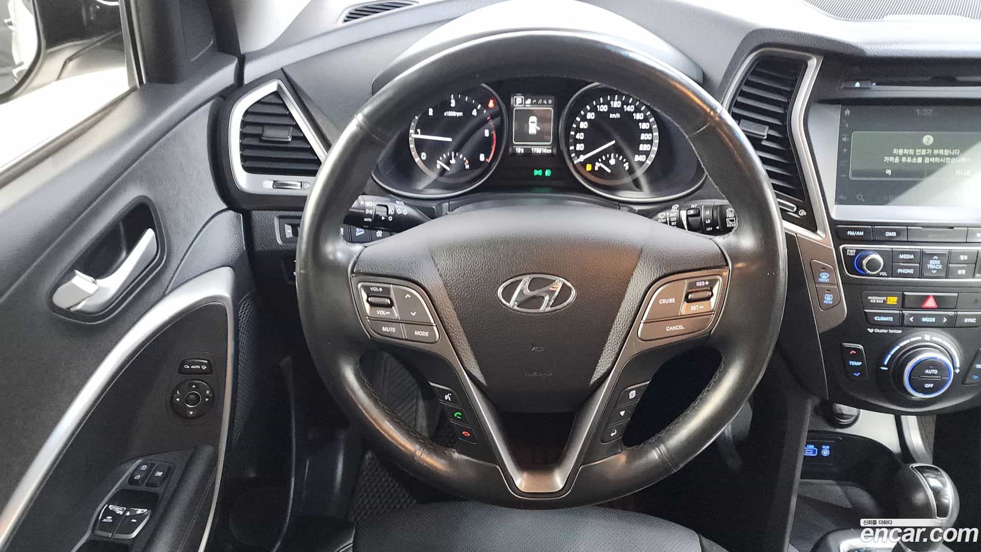 Santafe Hyundai 2017.6-OPTION-016