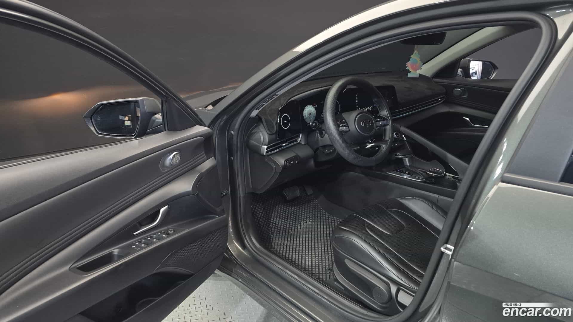 AVANTE Hyundai 2021.0-INNER-010