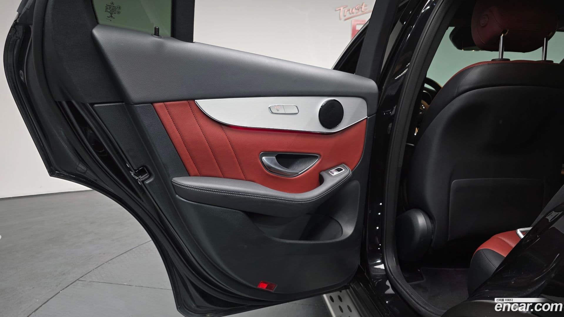Main__Slider__Photo:GLC-Class Mercedes-Benz 2021.3-24