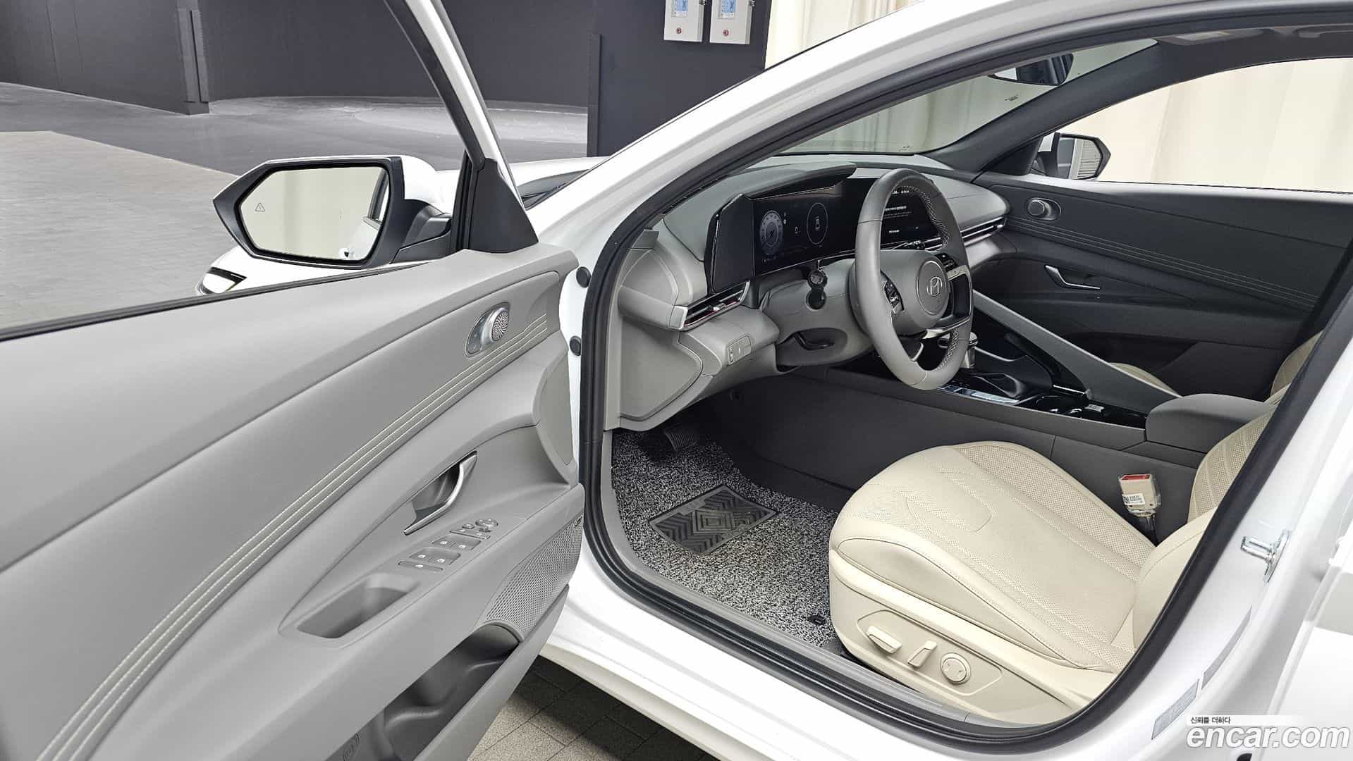 AVANTE Hyundai 2025.2-INNER-010