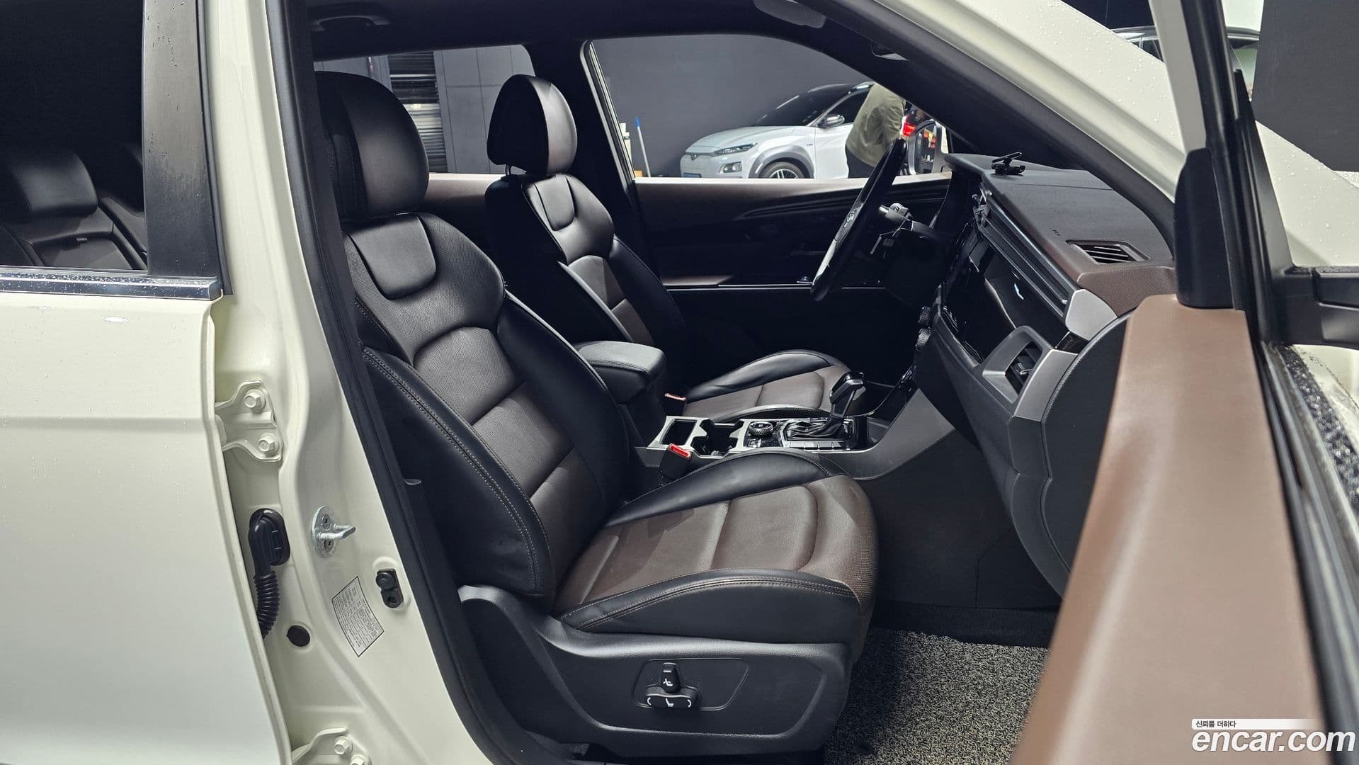 Main__Slider__Photo:KORANDO KG Mobility 2020.5-9