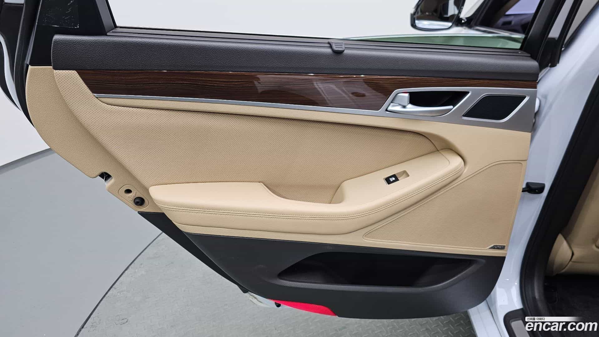 Genesis Hyundai 2014.3-INNER-035