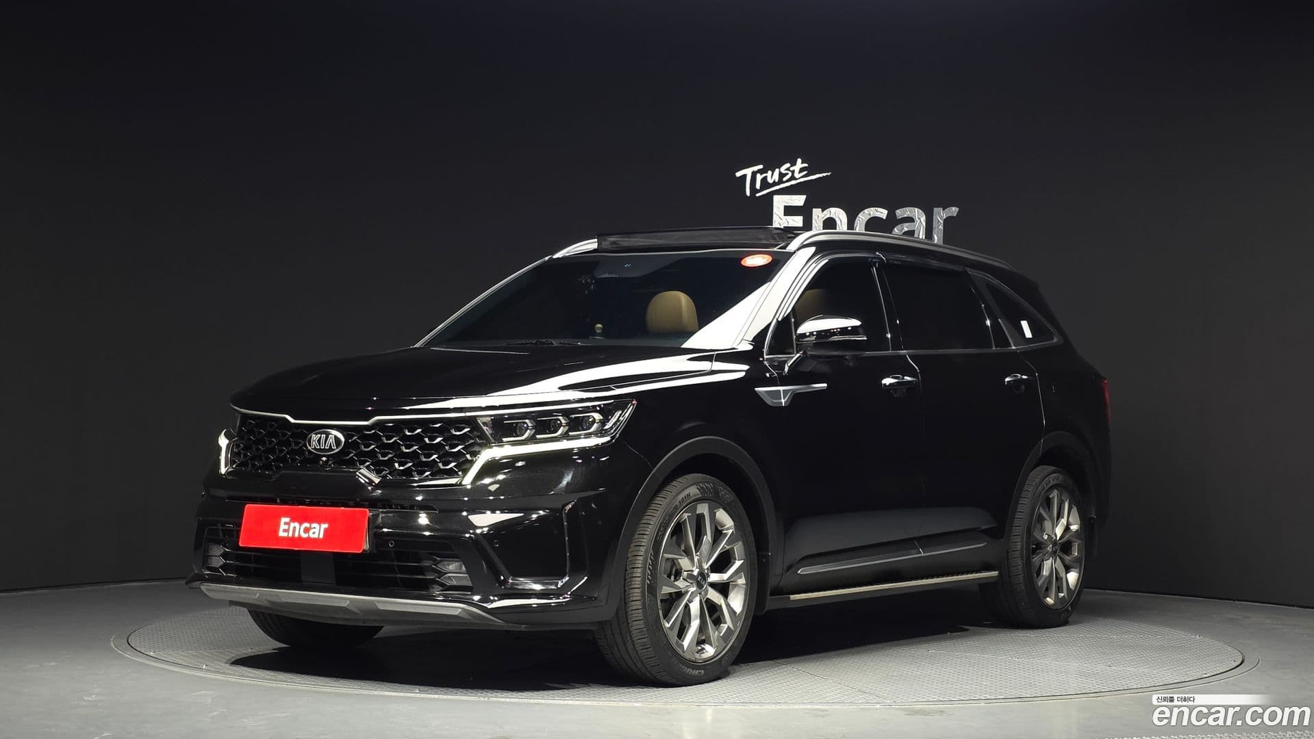 Main__Slider__Photo:Sorento Kia 2021.4-0