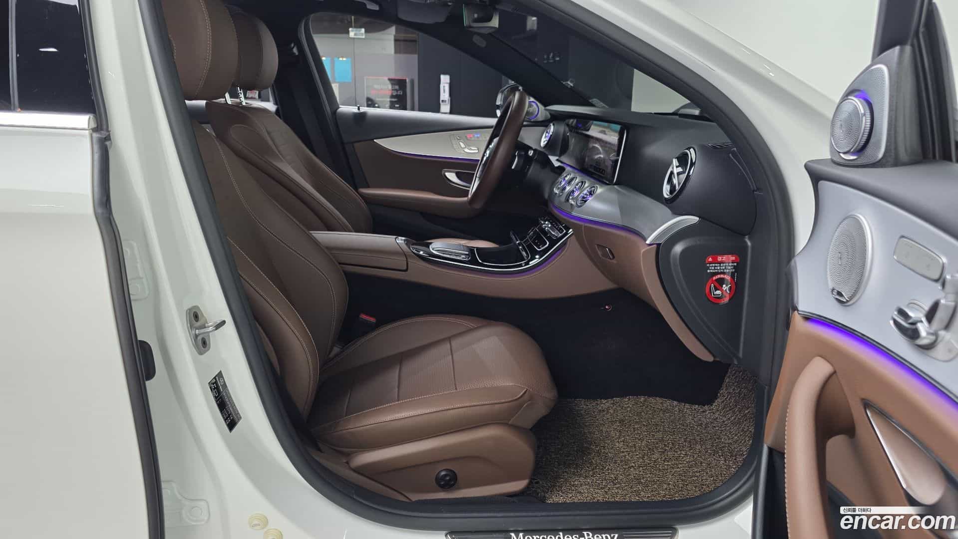 E-Class Mercedes-Benz 2021.4-OPTION-015
