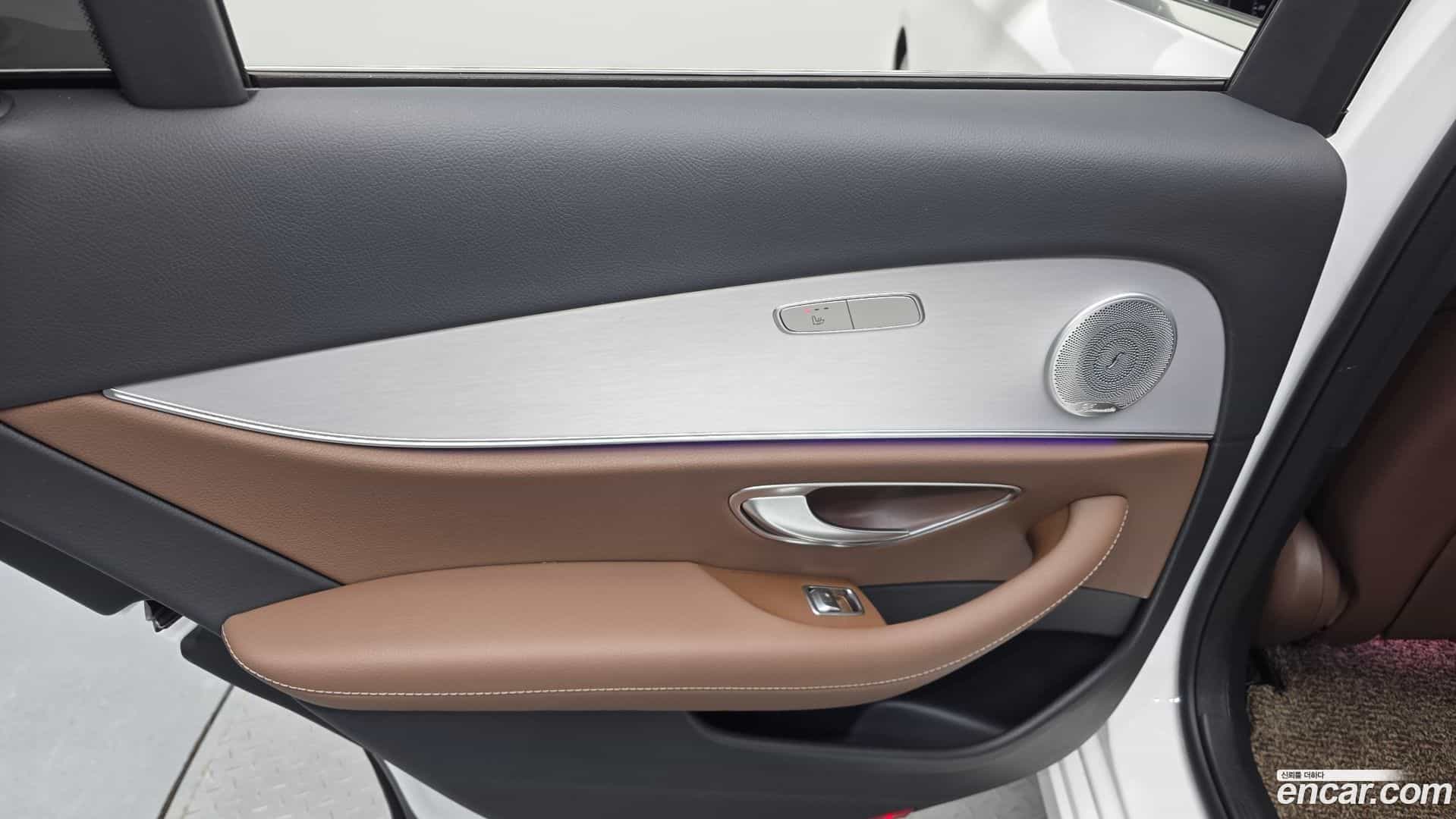 E-Class Mercedes-Benz 2021.4-INNER-035