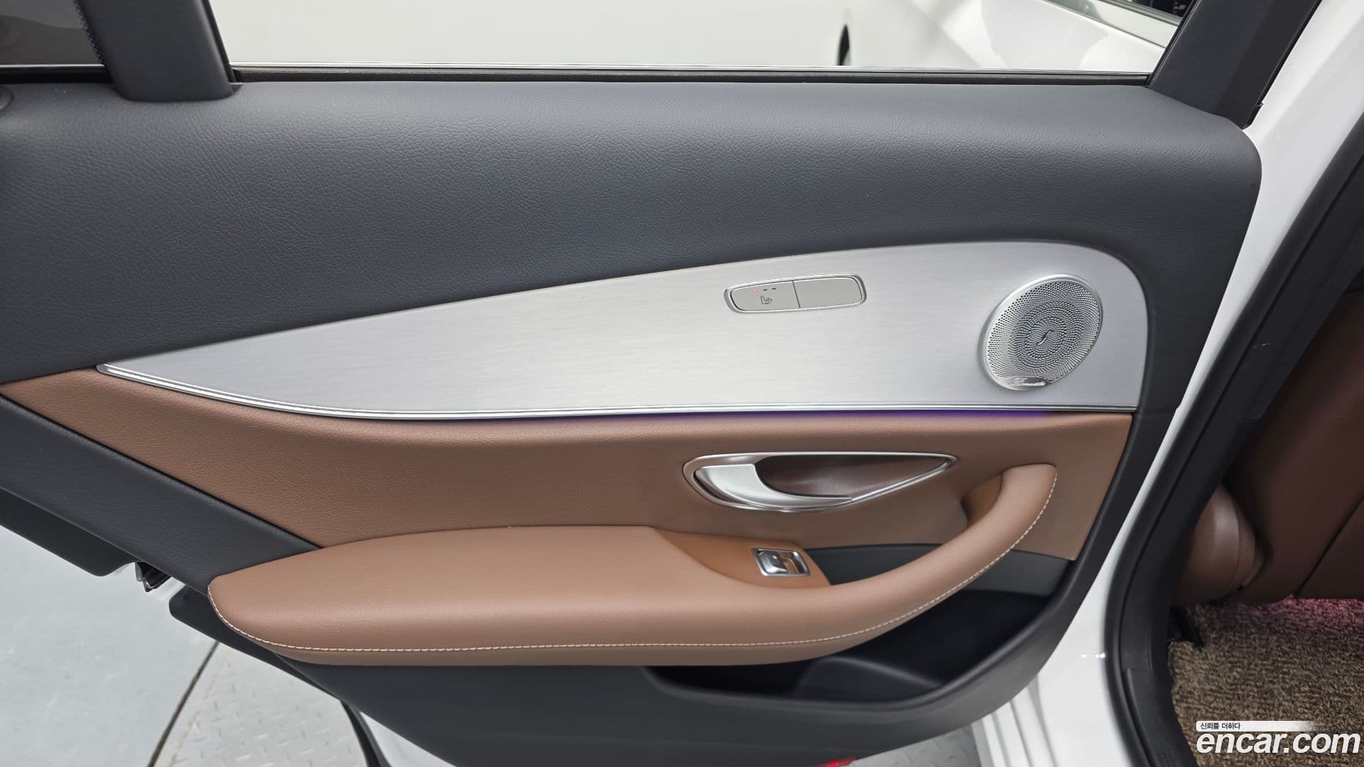 Main__Slider__Photo:E-Class Mercedes-Benz 2021.4-24