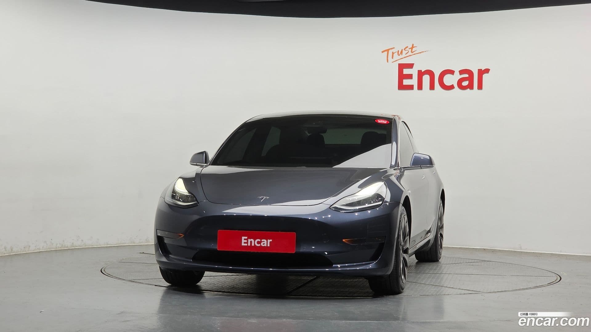 Main__Slider__Photo:Model 3 Tesla 2020.1-2