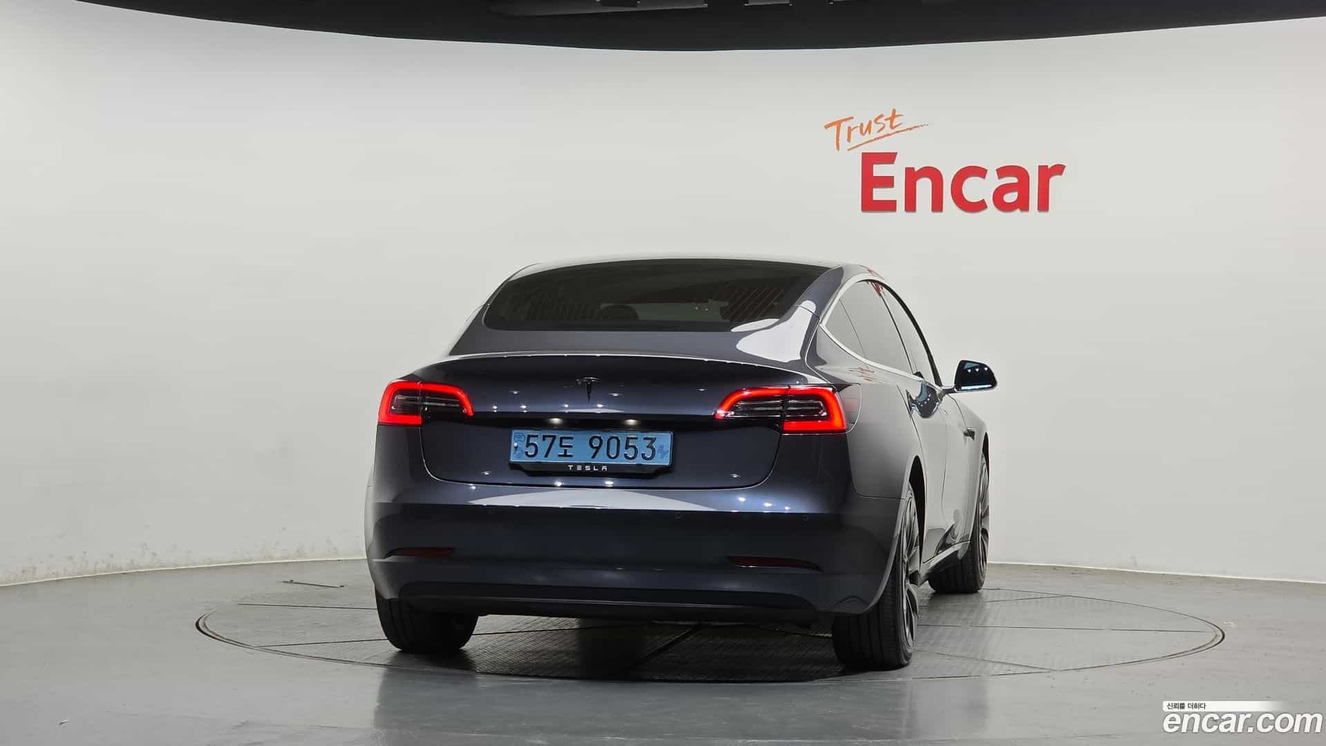Model 3 Tesla 2020.1-OUTER-004