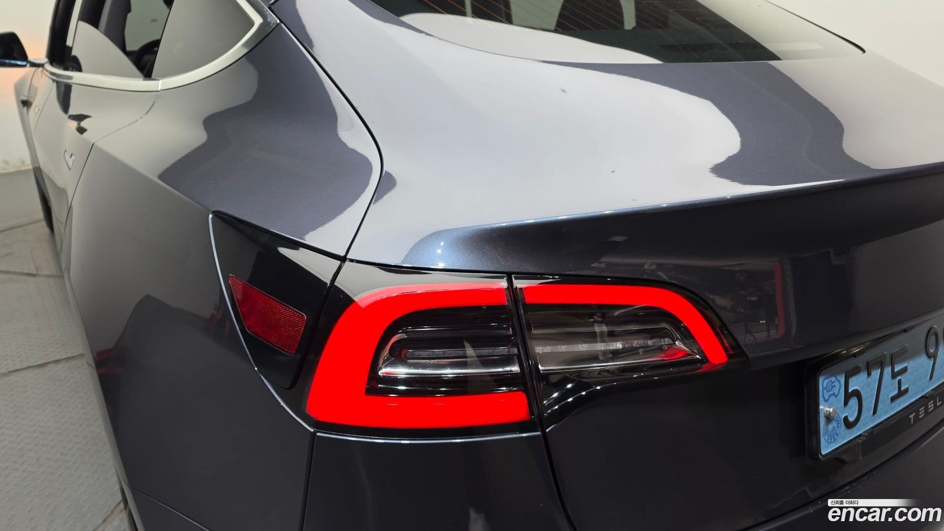 Main__Slider__Photo:Model 3 Tesla 2020.1-22
