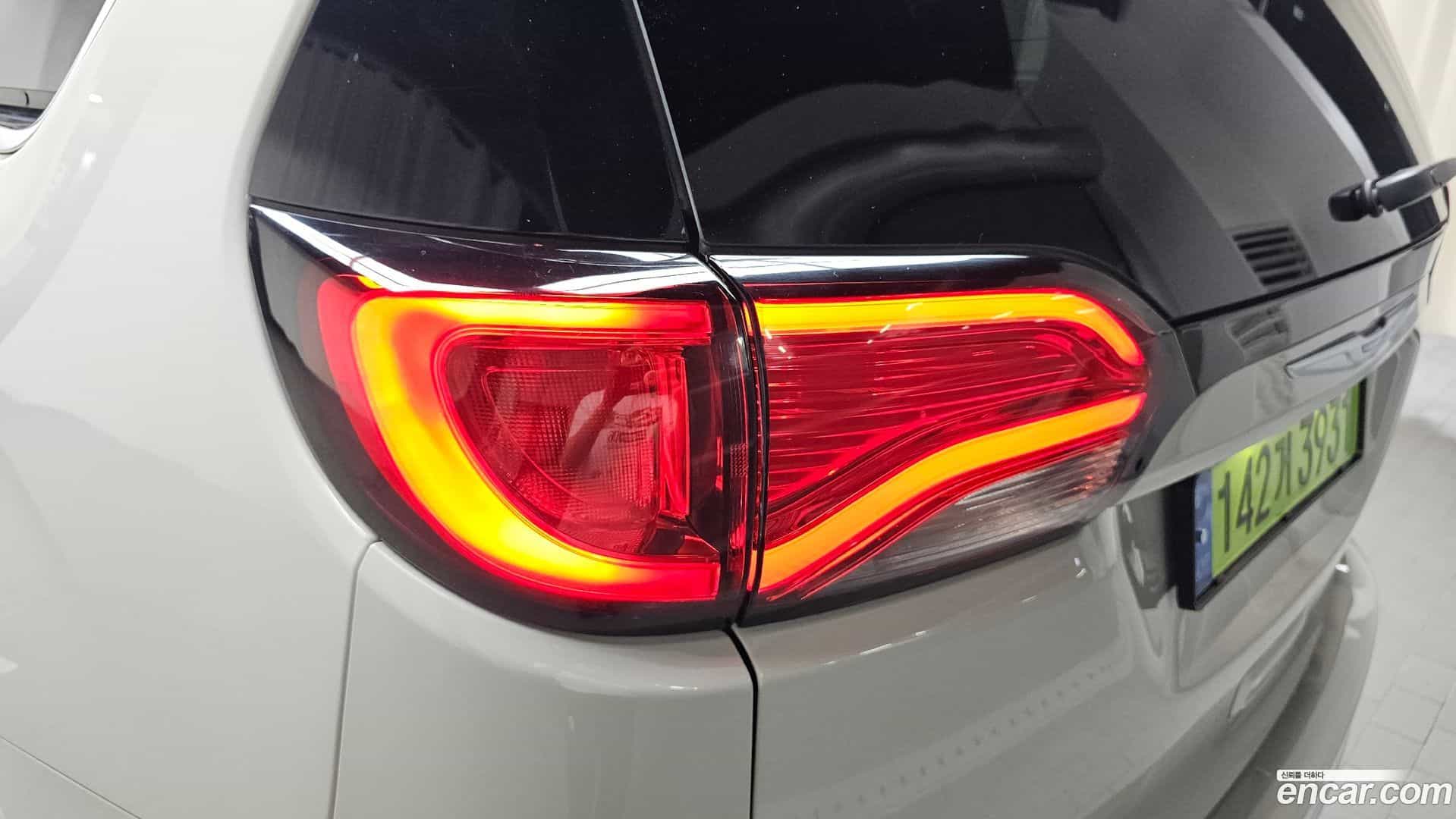 Pacifica Chrysler 2020.11-OUTER-033