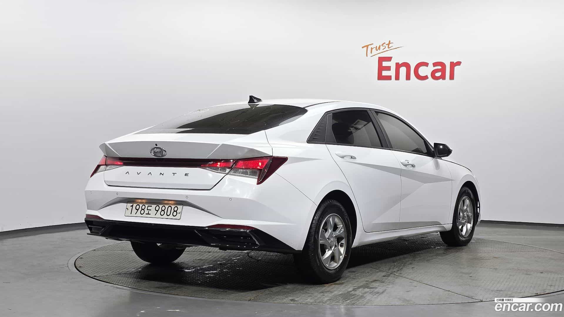 AVANTE Hyundai 2022.4-OUTER-002