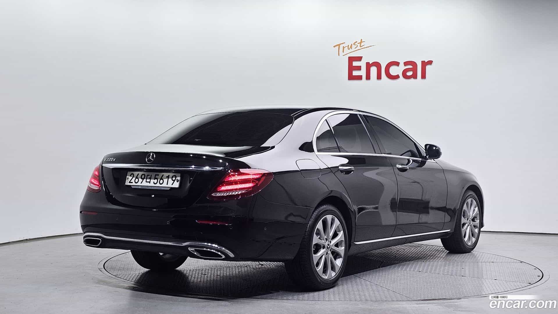 E-Class Mercedes-Benz 2019.8-OUTER-002
