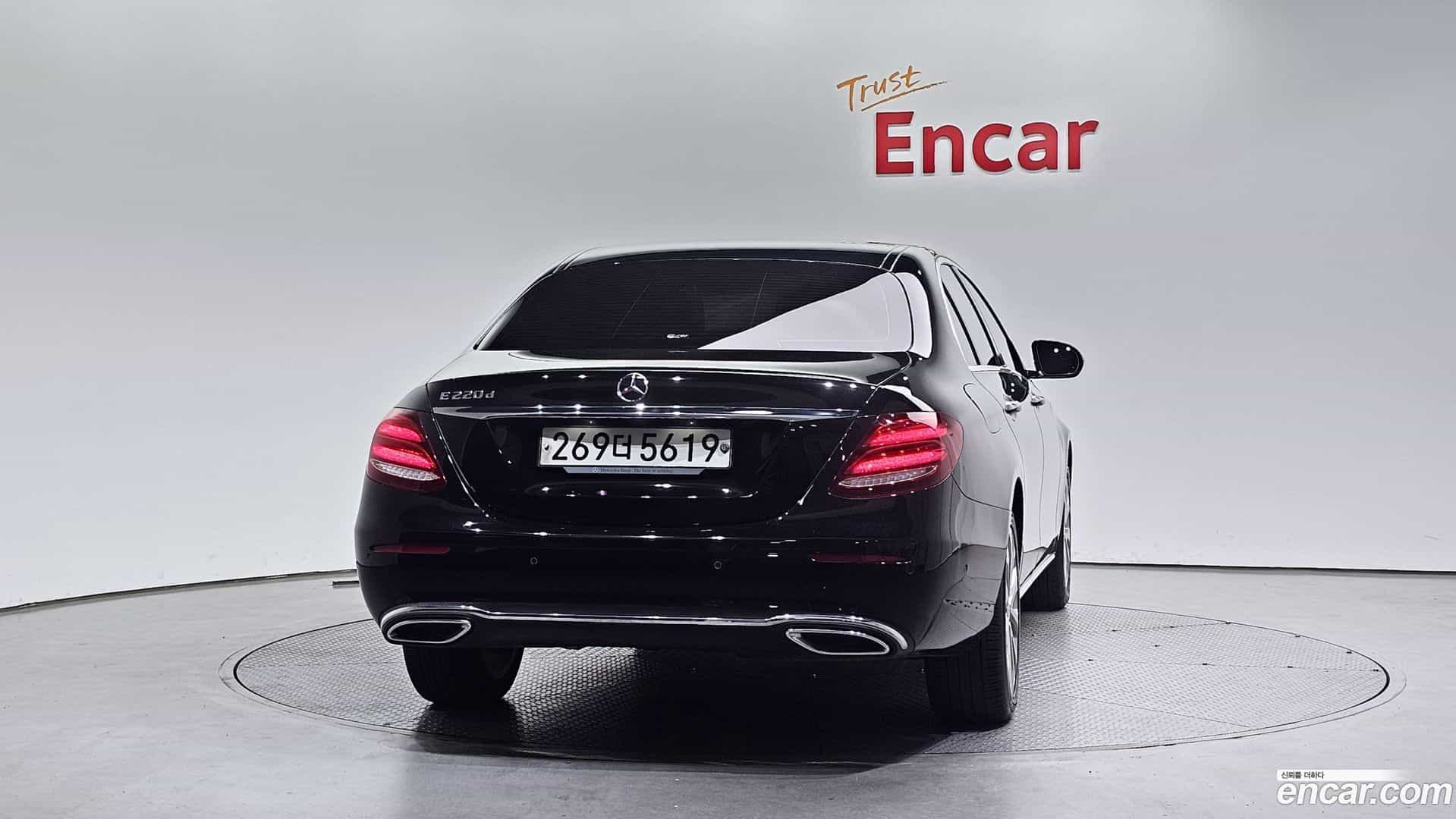 E-Class Mercedes-Benz 2019.8-OUTER-004