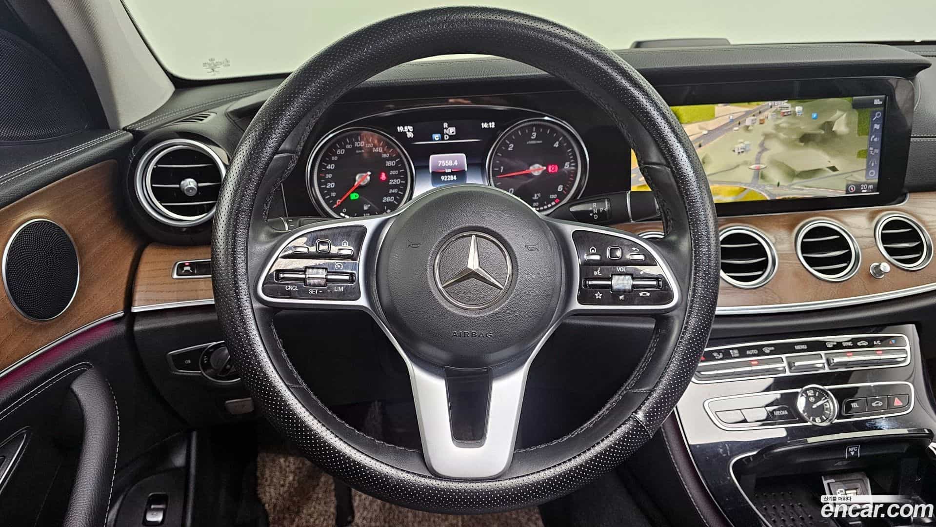 E-Class Mercedes-Benz 2019.8-OPTION-019