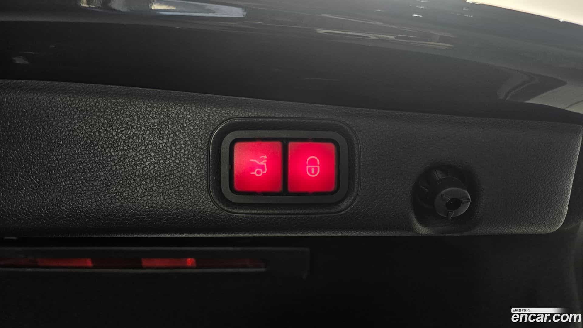 E-Class Mercedes-Benz 2019.8-OPTION-024