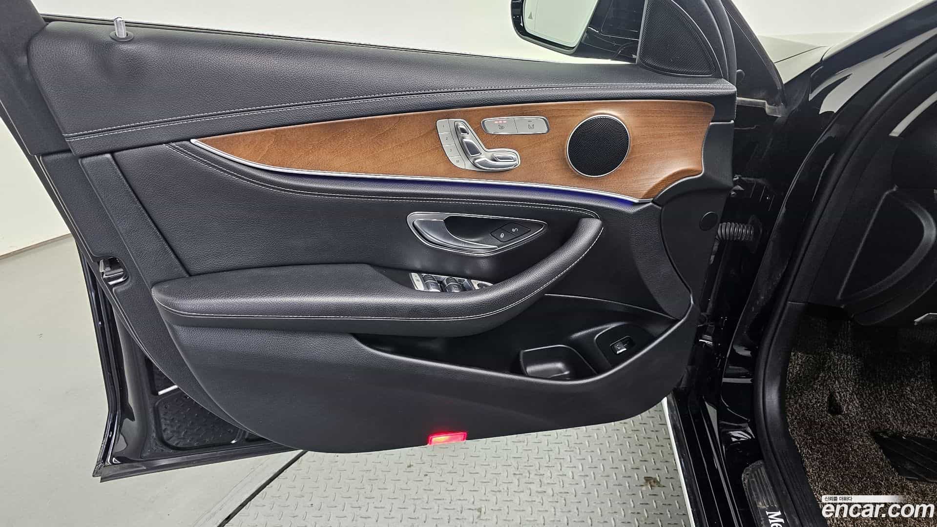 E-Class Mercedes-Benz 2019.8-INNER-034