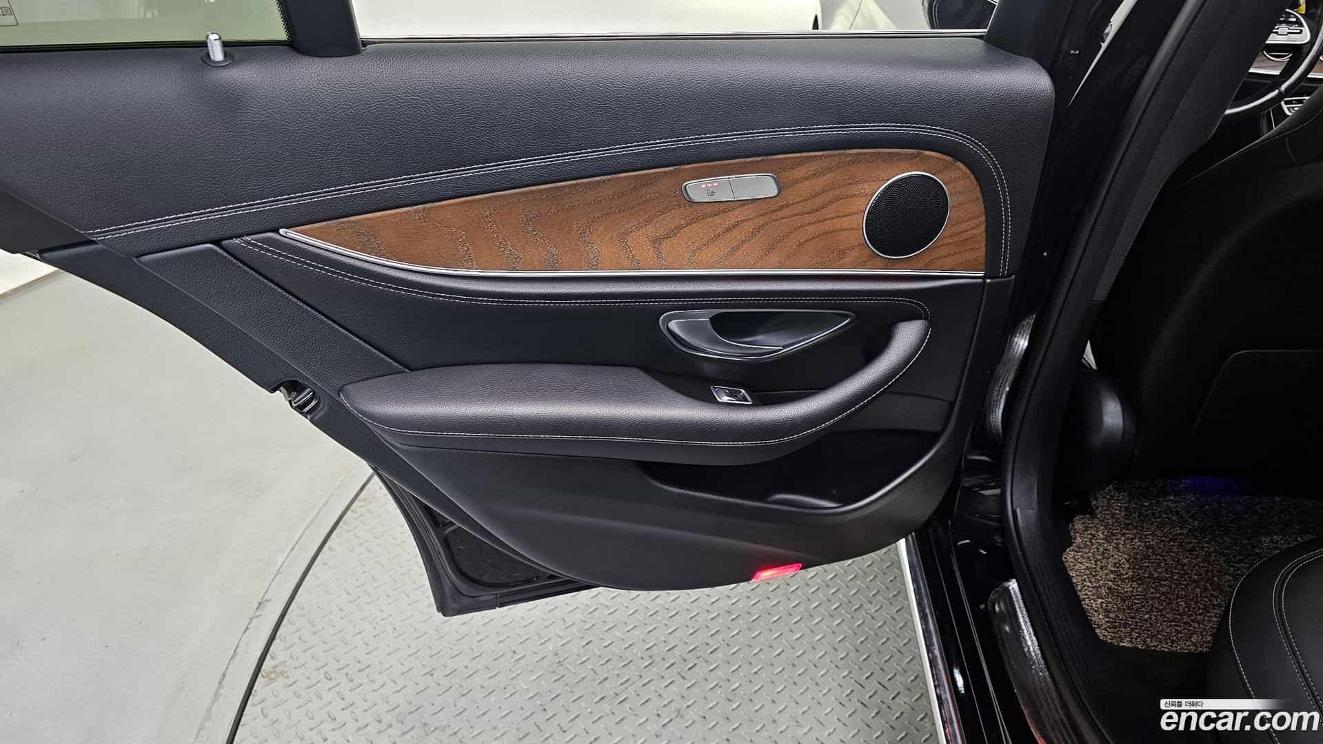 E-Class Mercedes-Benz 2019.8-INNER-035