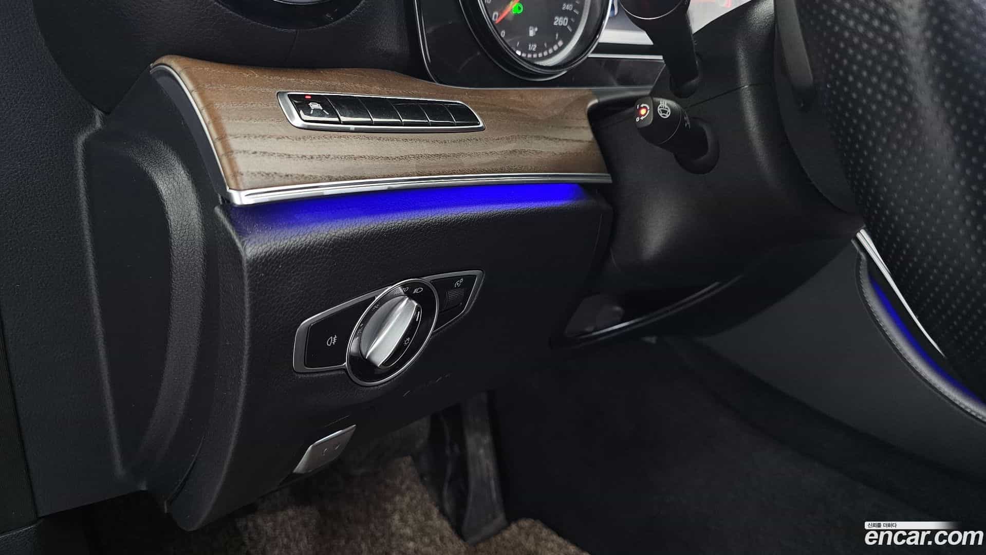 E-Class Mercedes-Benz 2019.8-OPTION-040