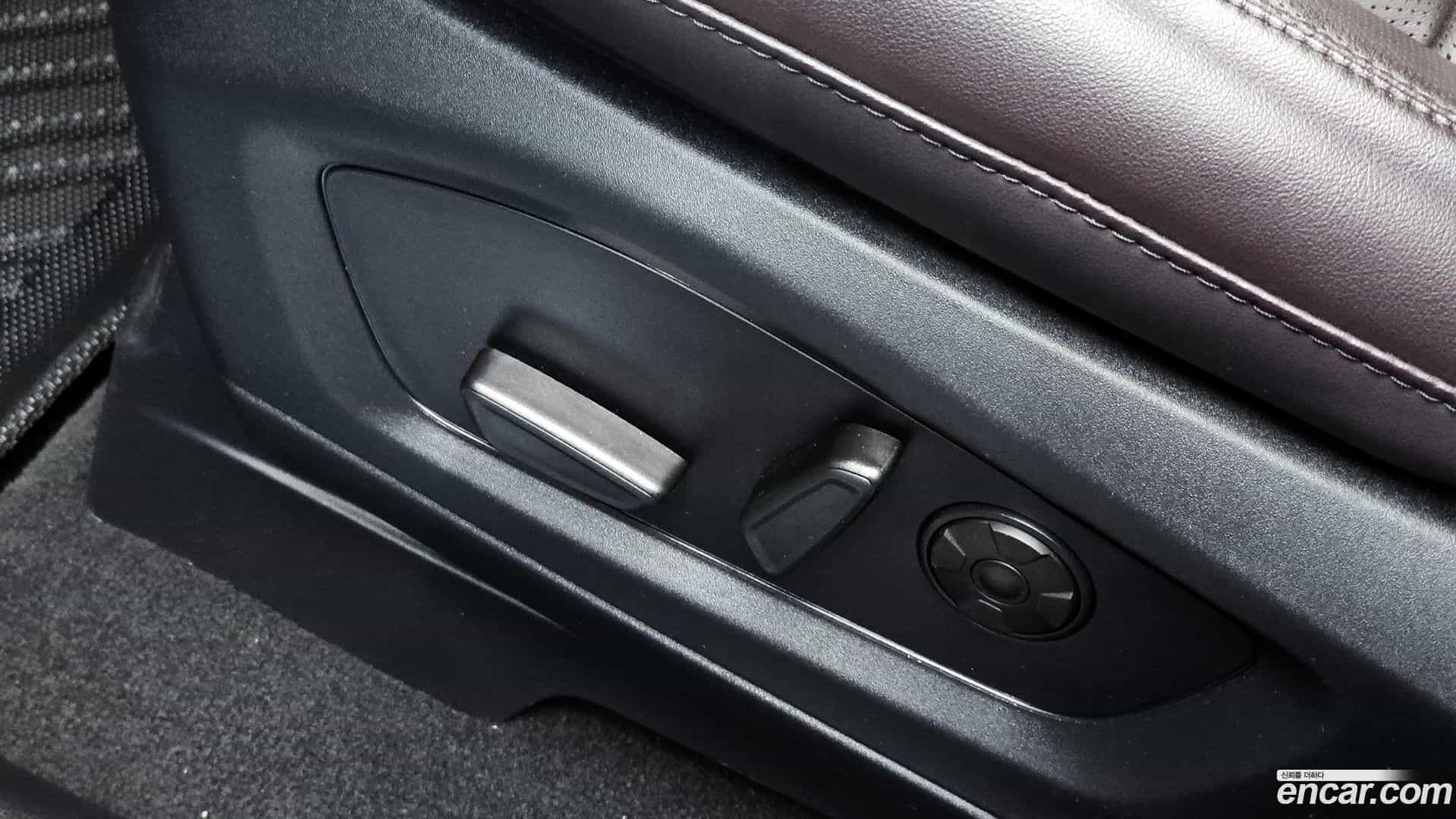Explorer Ford 2025.7-OPTION-040