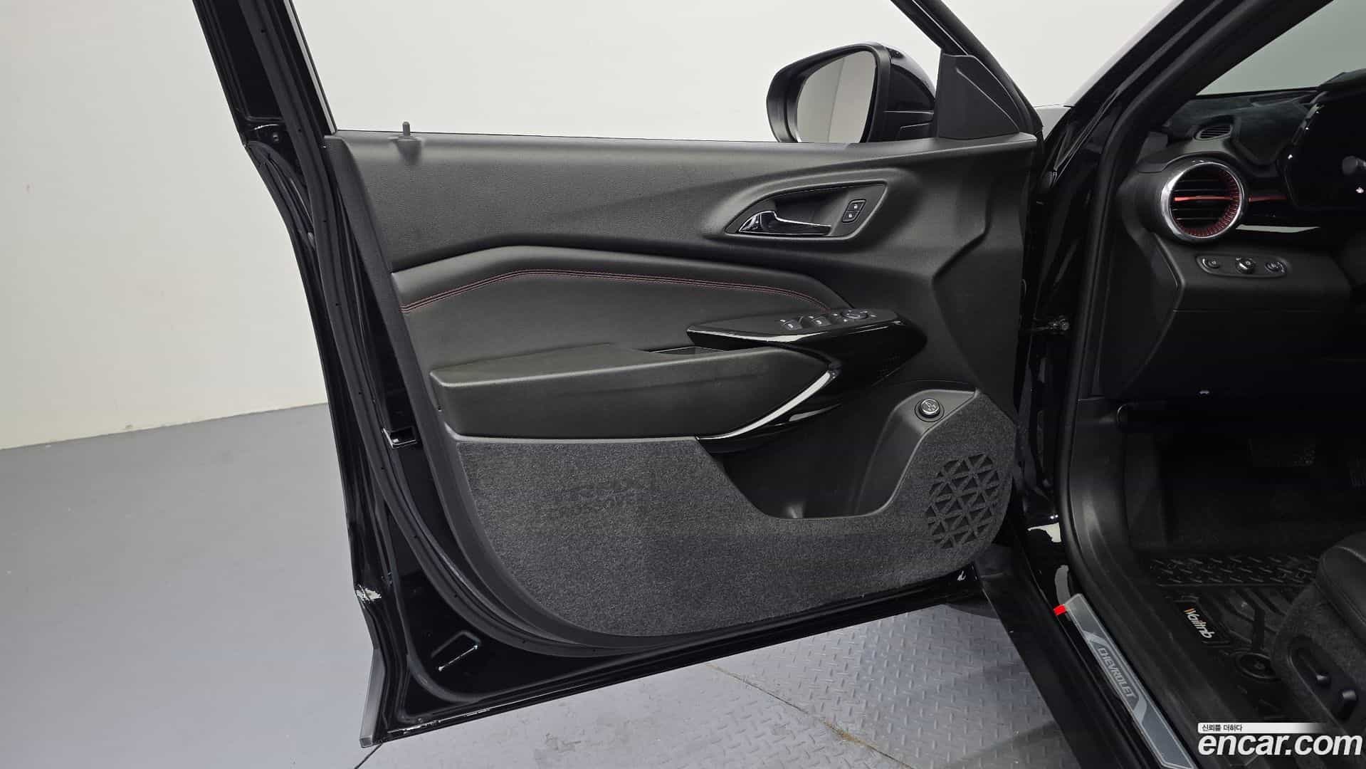 Trax Chevrolet 2023.8-INNER-034
