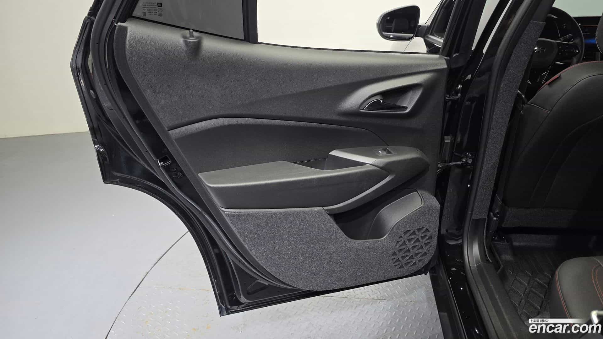 Trax Chevrolet 2023.8-INNER-035